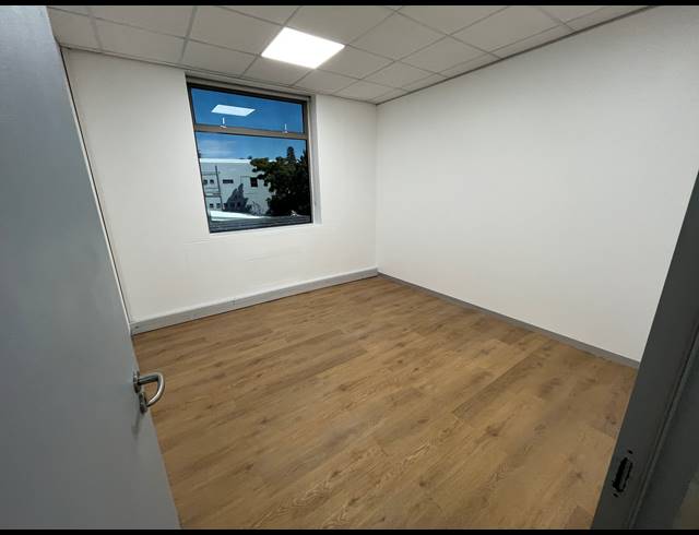 472M² OFFICE TO LET IN CLAREMONT
